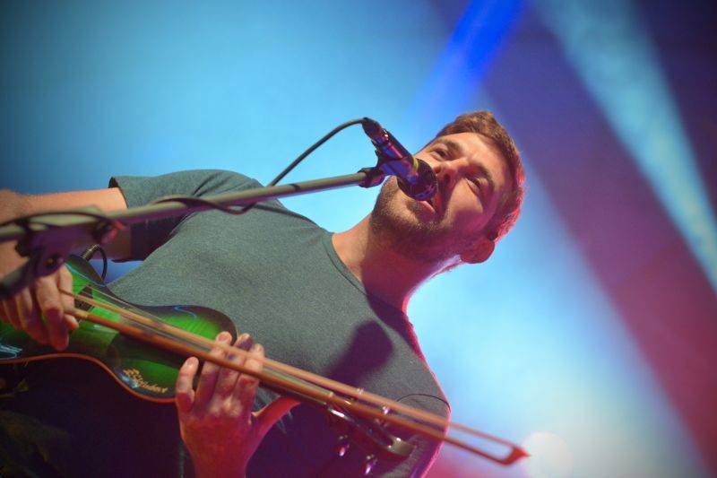 Divokej Bill dorazil na vlně Tsunami do Výravy