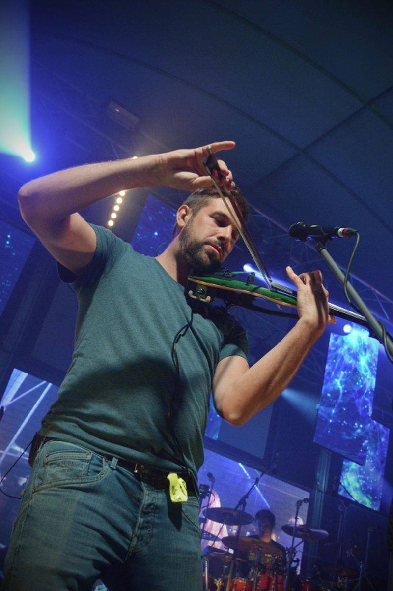 Divokej Bill dorazil na vlně Tsunami do Výravy