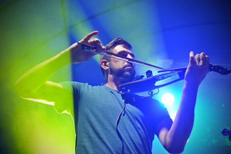 Divokej Bill dorazil na vlně Tsunami do Výravy