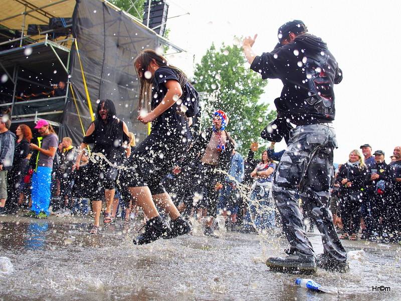 Masters Of Rock v sobotu nezastavil ani déšť, hráli Delain nebo Pretty Maids