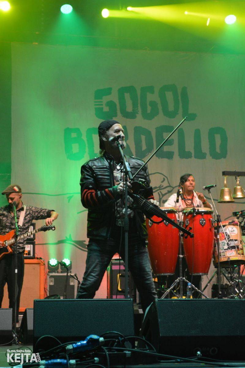 Druhý den Mighty Sounds: V Táboře úřadovaly zahraniční hvězdy Gogol Bordello a The Adicts