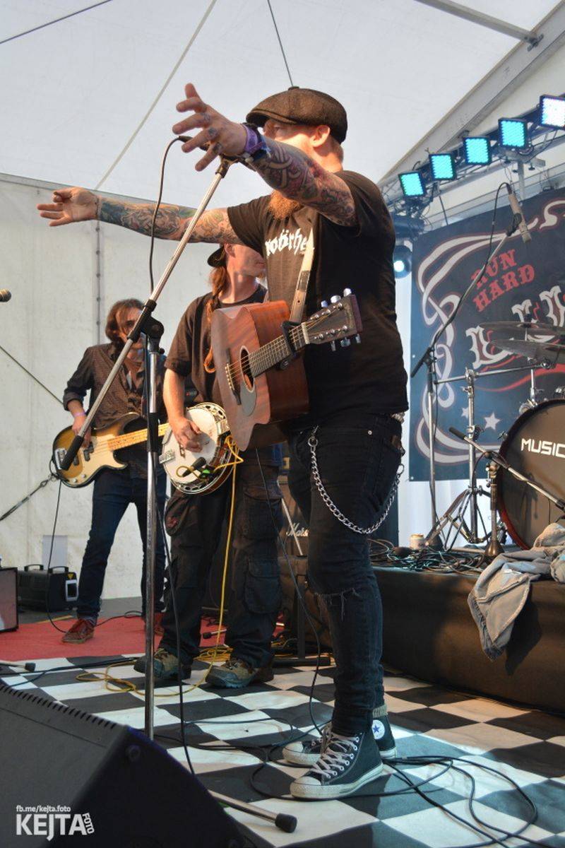 Druhý den Mighty Sounds: V Táboře úřadovaly zahraniční hvězdy Gogol Bordello a The Adicts