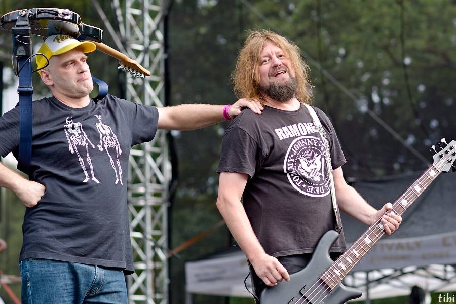 Barvy léta v Poděbradech: Divoké počasí a Tři sestry, Xindl X nebo Vypsaná Fixa