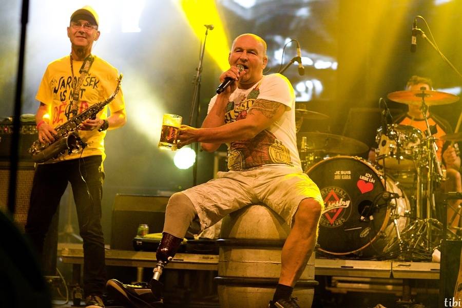 Barvy léta v Poděbradech: Divoké počasí a Tři sestry, Xindl X nebo Vypsaná Fixa