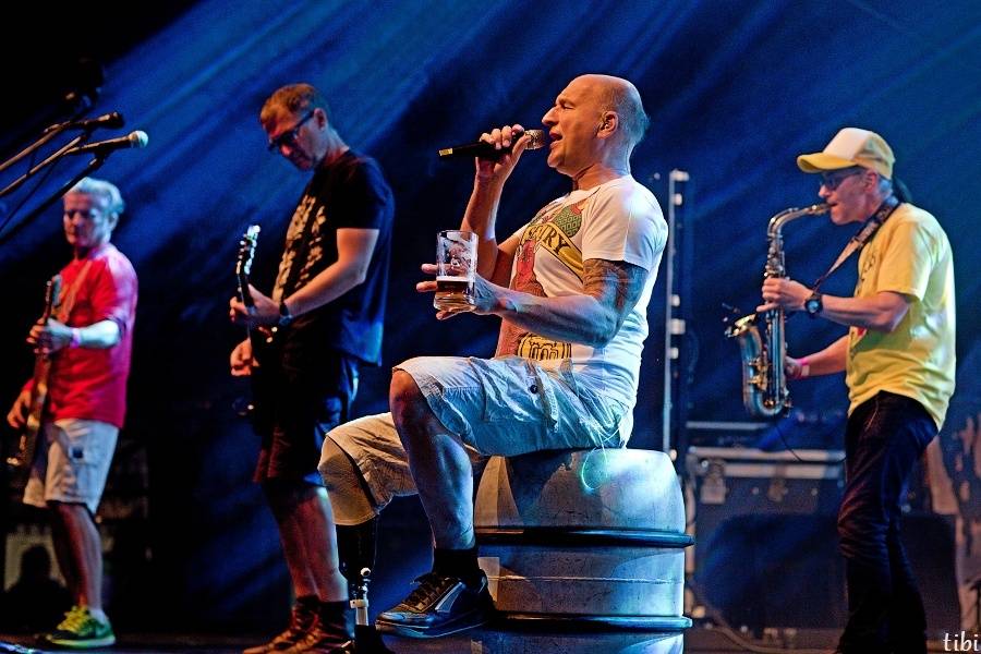 Barvy léta v Poděbradech: Divoké počasí a Tři sestry, Xindl X nebo Vypsaná Fixa