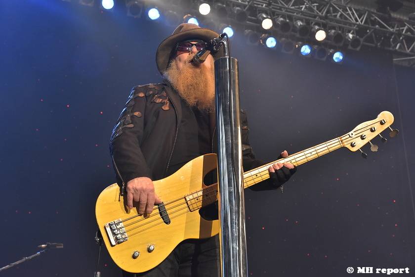 ZZ Top v Plzni: Legendární vousáči naplnili zimní stadion 