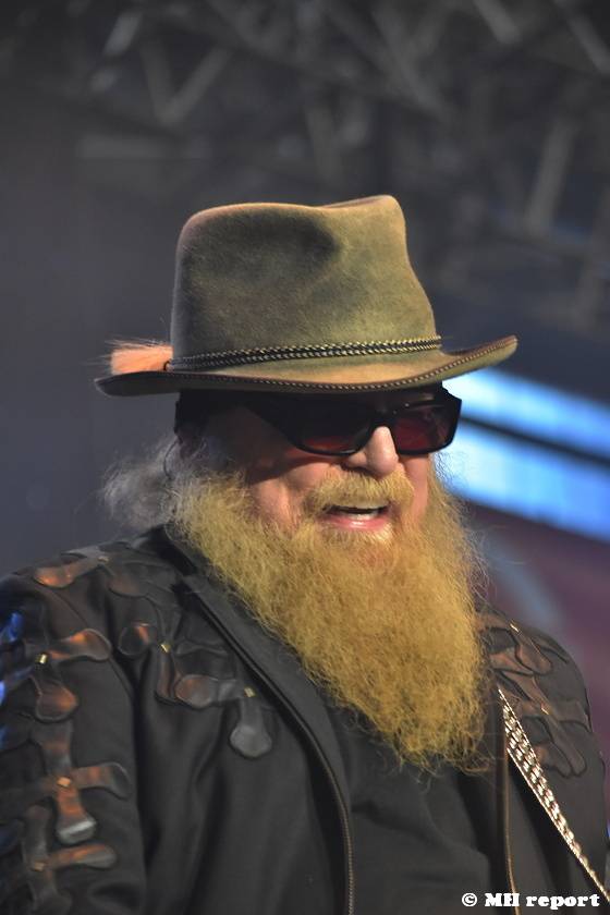 ZZ Top v Plzni: Legendární vousáči naplnili zimní stadion 