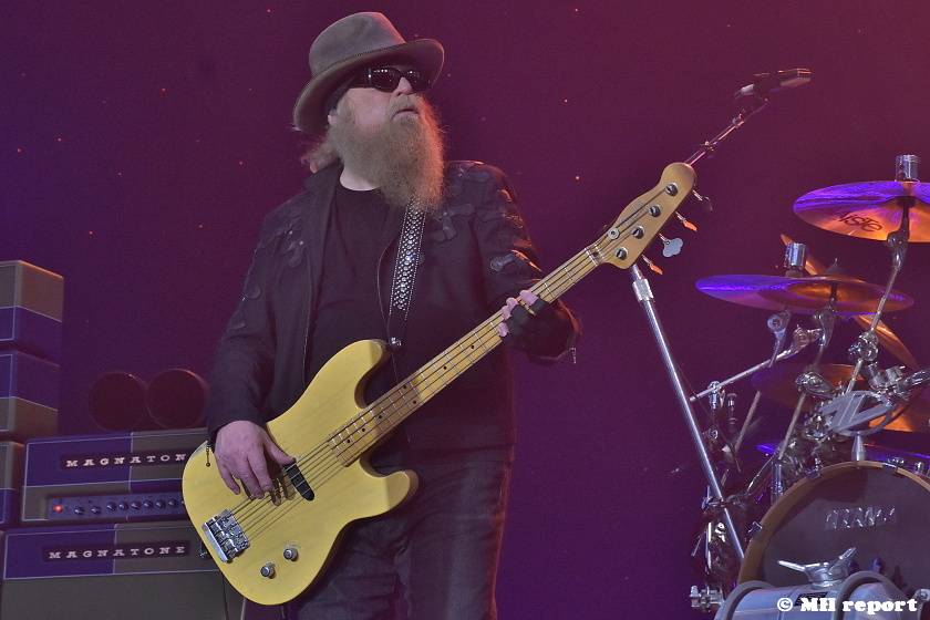 ZZ Top v Plzni: Legendární vousáči naplnili zimní stadion 