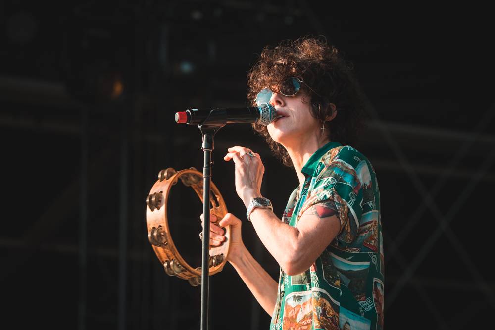 Druhý den Colours: Skvělá LP, legendární Norah Jones a impozantní Faada Freddy