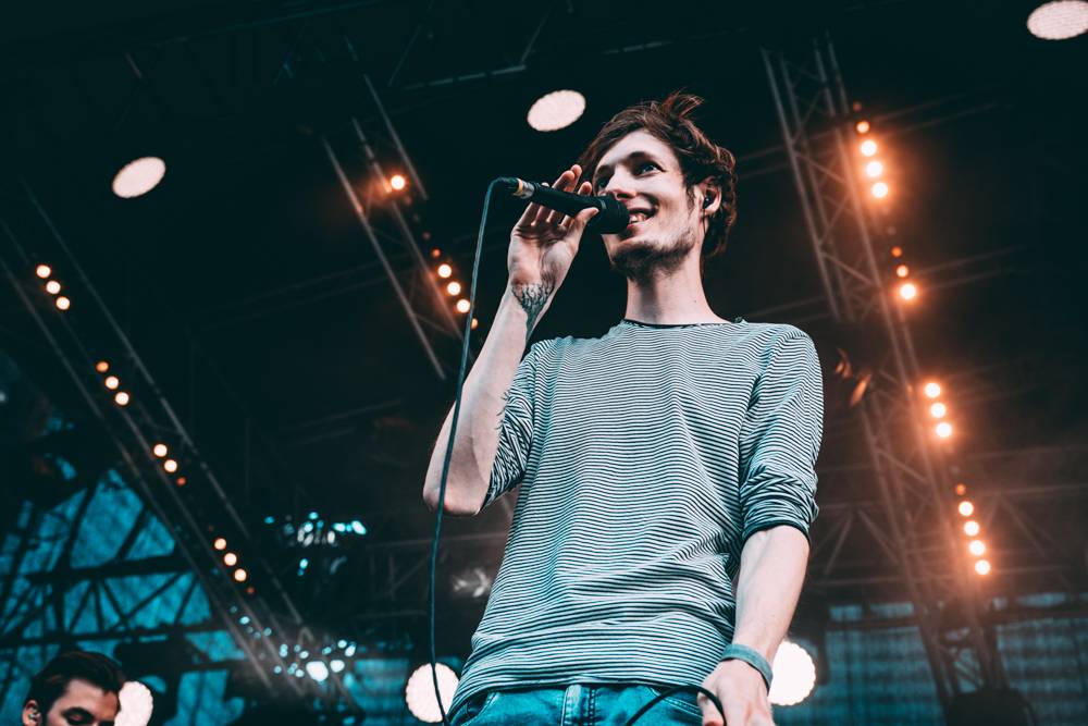 Druhý den Colours: Skvělá LP, legendární Norah Jones a impozantní Faada Freddy