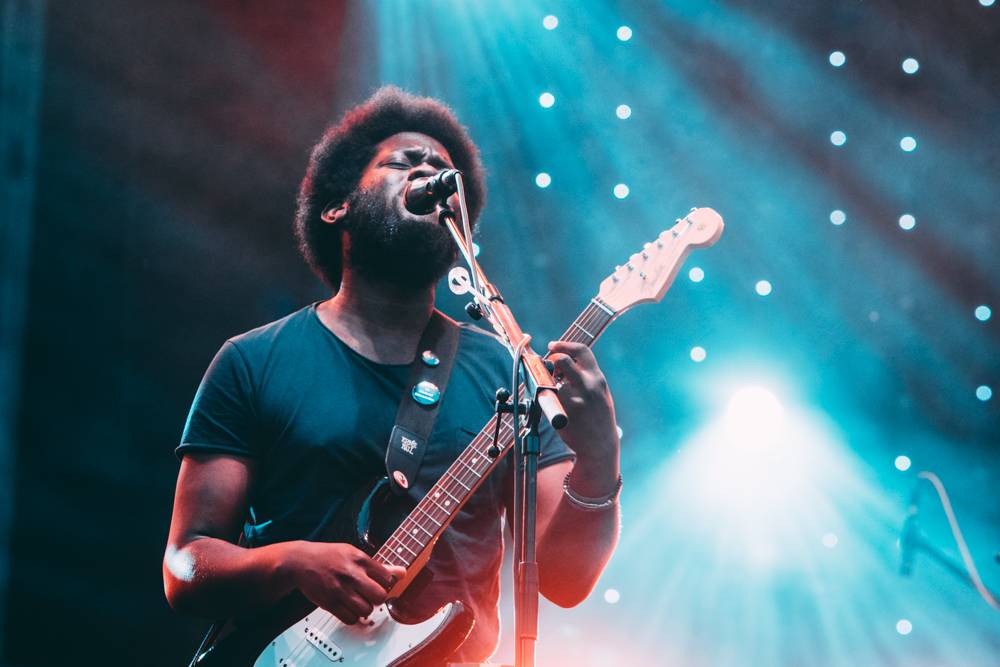 Druhý den Colours: Skvělá LP, legendární Norah Jones a impozantní Faada Freddy