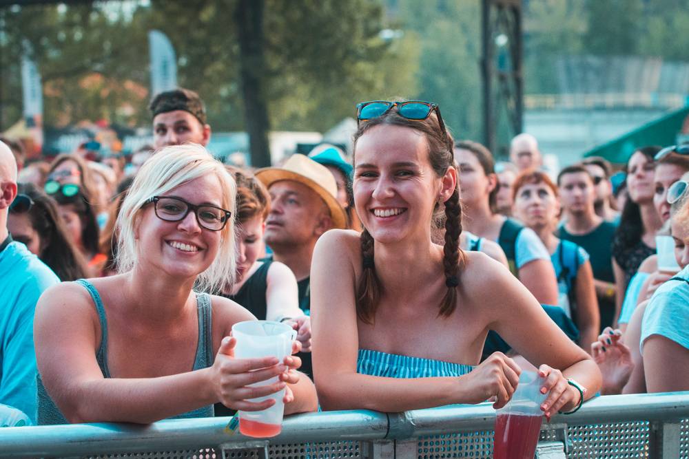 Druhý den Colours: Skvělá LP, legendární Norah Jones a impozantní Faada Freddy