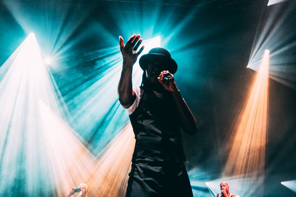 Druhý den Colours: Skvělá LP, legendární Norah Jones a impozantní Faada Freddy