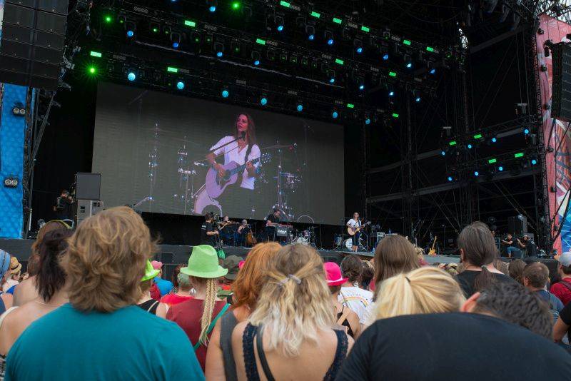 Druhý den Colours Of Ostrava byl ve znamení žen, zpívaly LP, Norah Jones nebo Aneta Langerová