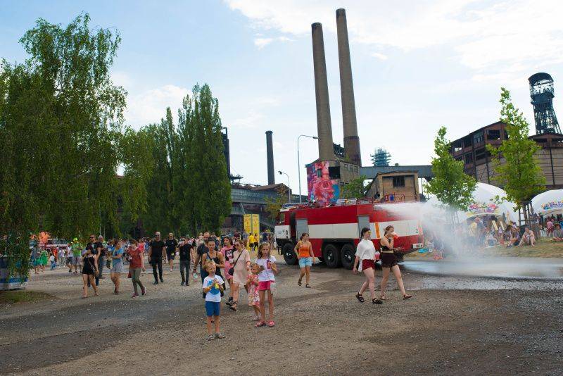 Druhý den Colours Of Ostrava byl ve znamení žen, zpívaly LP, Norah Jones nebo Aneta Langerová