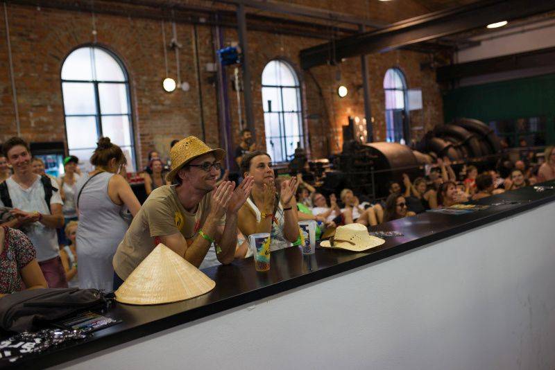 Druhý den Colours Of Ostrava byl ve znamení žen, zpívaly LP, Norah Jones nebo Aneta Langerová