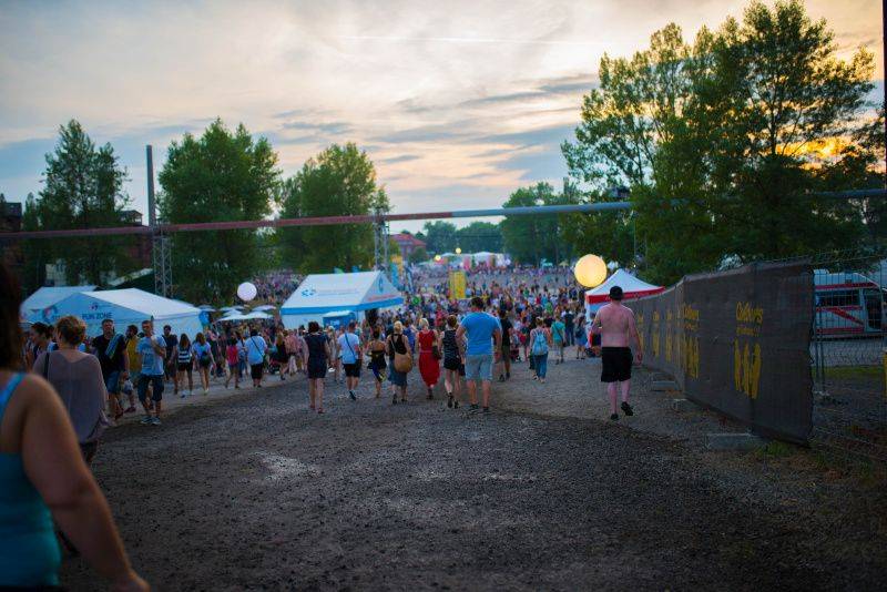 Druhý den Colours Of Ostrava byl ve znamení žen, zpívaly LP, Norah Jones nebo Aneta Langerová