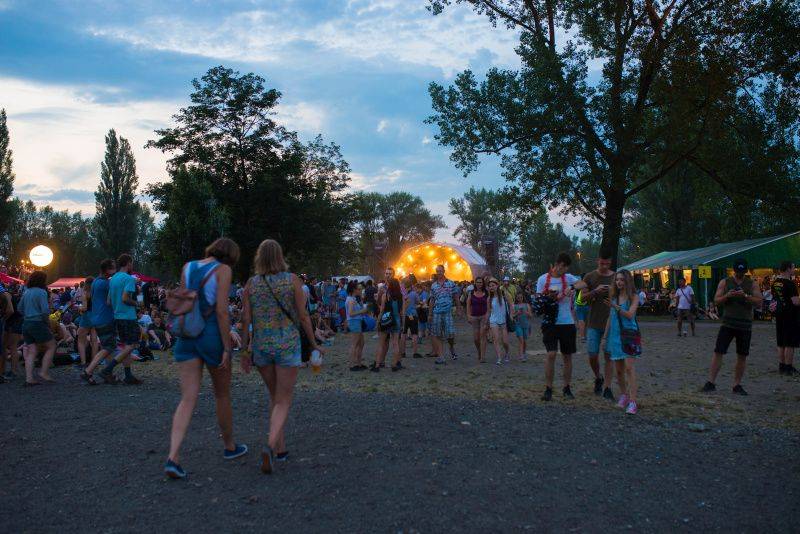 Druhý den Colours Of Ostrava byl ve znamení žen, zpívaly LP, Norah Jones nebo Aneta Langerová