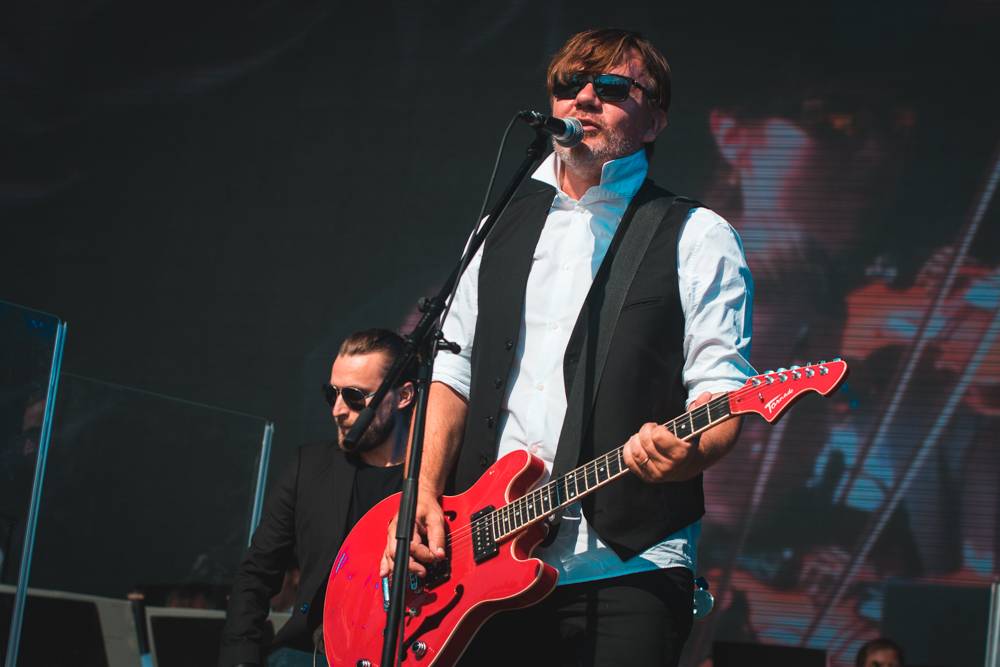 Třetí den Colours of Ostrava: Michal Hrůza s filharmonií, skvělí Midnight Oil a překvapení St. Paul & The Broken Bones