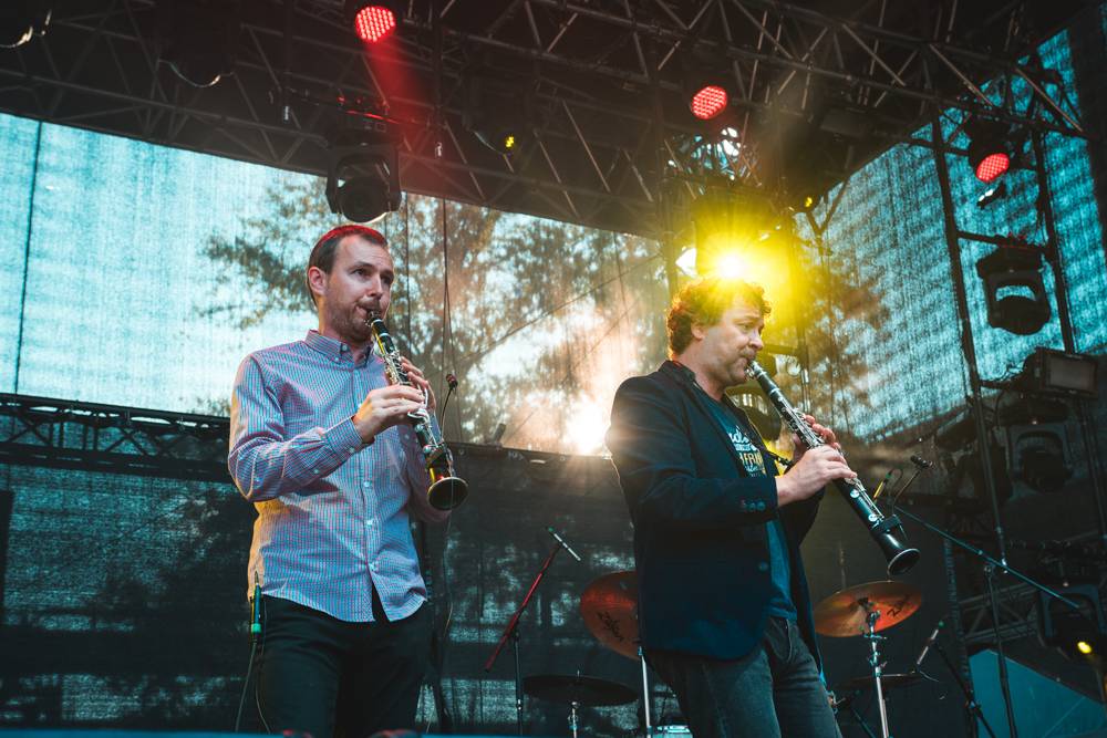 Třetí den Colours of Ostrava: Michal Hrůza s filharmonií, skvělí Midnight Oil a překvapení St. Paul & The Broken Bones