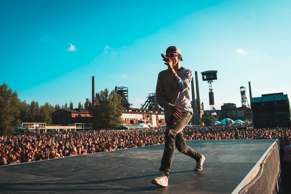 Třetí den Colours of Ostrava: Michal Hrůza s filharmonií, skvělí Midnight Oil a překvapení St. Paul & The Broken Bones