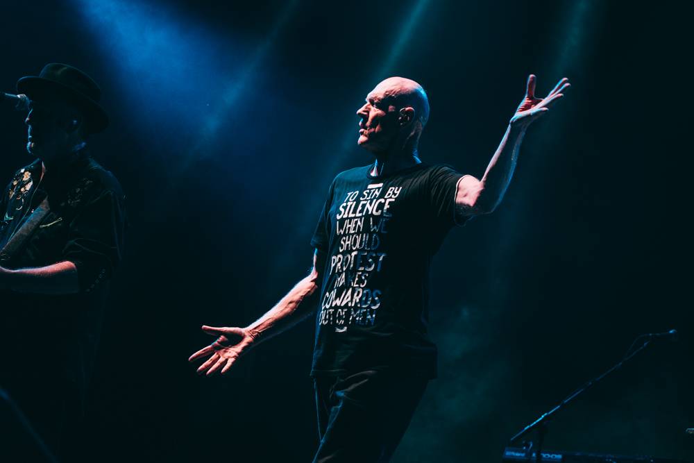 Třetí den Colours of Ostrava: Michal Hrůza s filharmonií, skvělí Midnight Oil a překvapení St. Paul & The Broken Bones