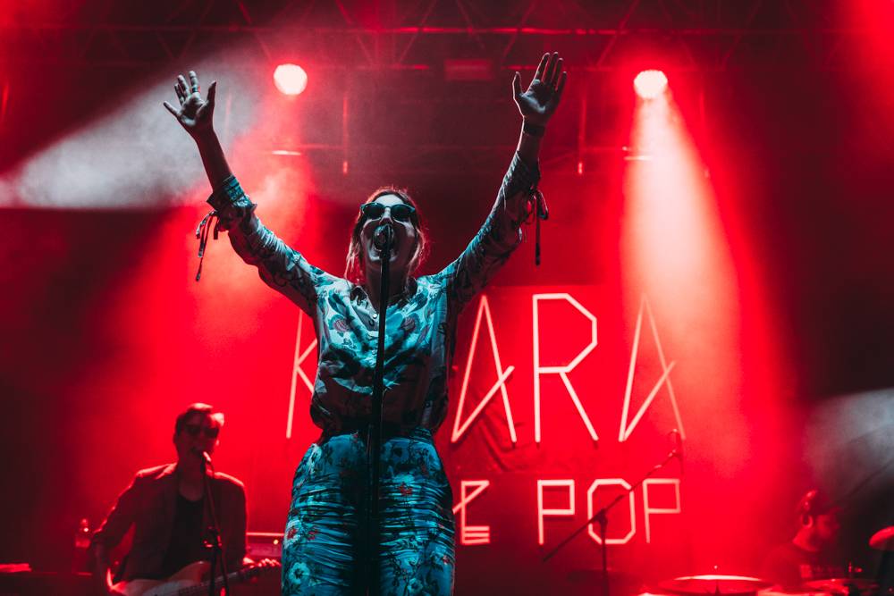 Třetí den Colours of Ostrava: Michal Hrůza s filharmonií, skvělí Midnight Oil a překvapení St. Paul & The Broken Bones