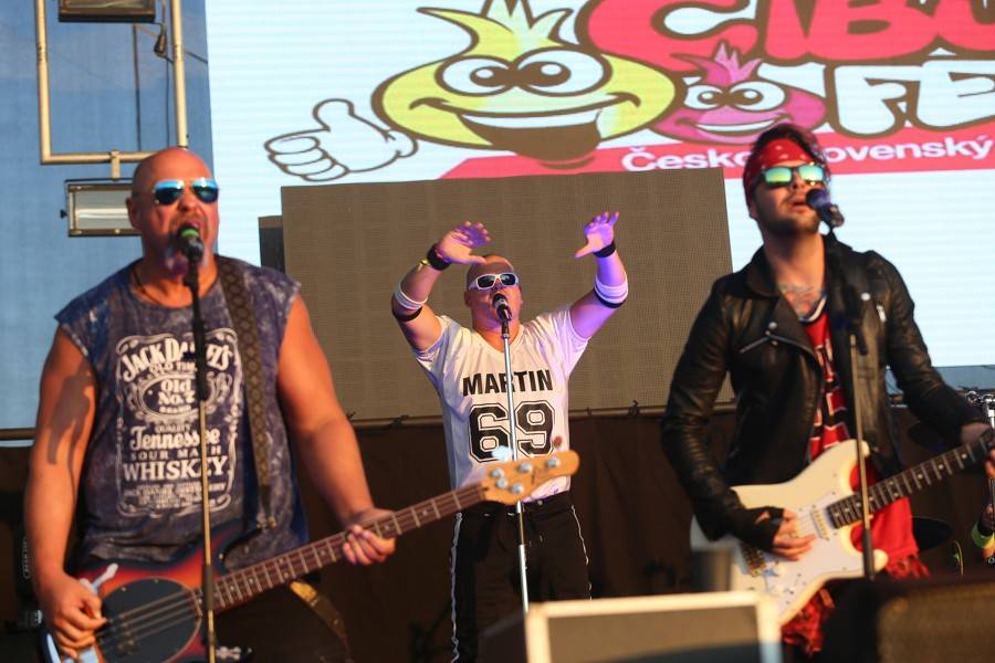 Cibulafest v Holíči narušil vítr, přesto zabodovali Tomáš Klus nebo Xindl X