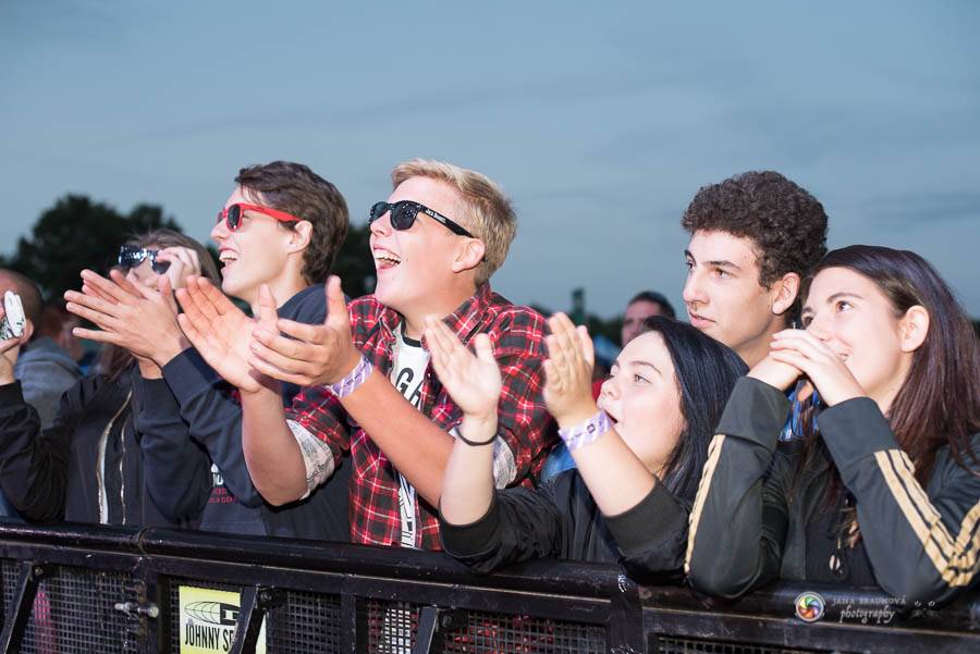 Hrady CZ na Švihově: V pátek fanoušky rozohnili Rybičky 48, Visací zámek nebo Smrtislav