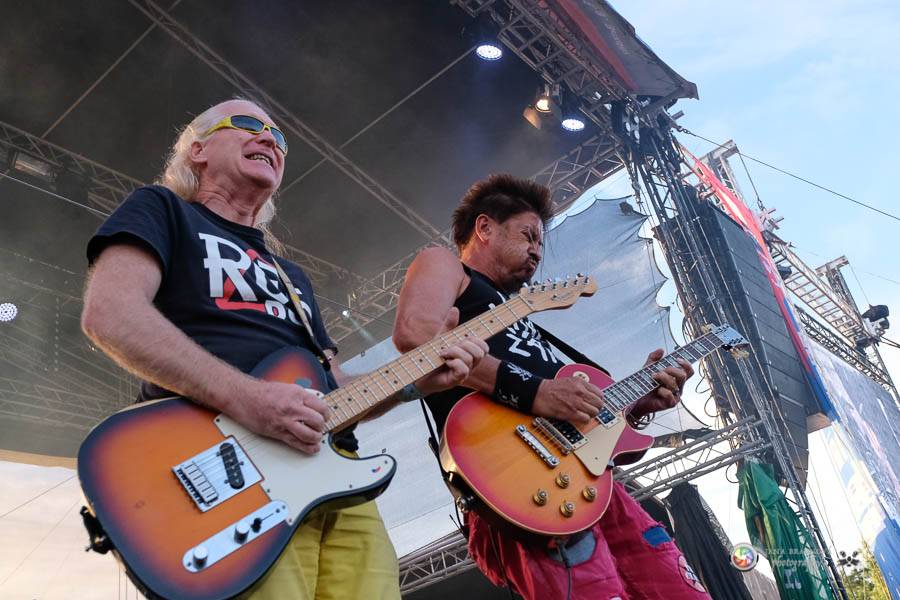 Hrady CZ na Švihově: V pátek fanoušky rozohnili Rybičky 48, Visací zámek nebo Smrtislav