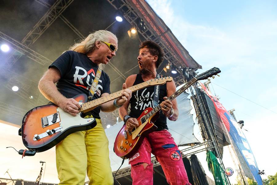 Hrady CZ na Švihově: V pátek fanoušky rozohnili Rybičky 48, Visací zámek nebo Smrtislav