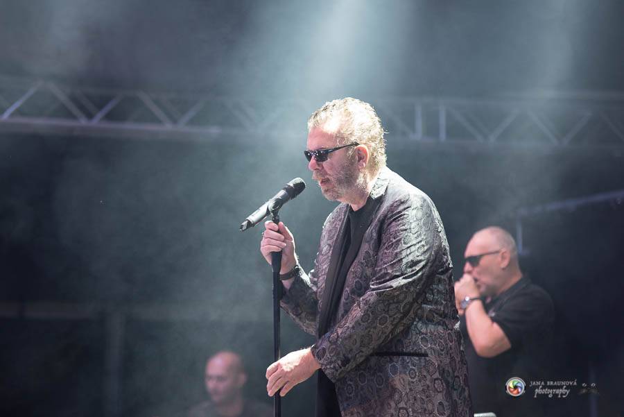 Hrady CZ na Švihově: V pátek fanoušky rozohnili Rybičky 48, Visací zámek nebo Smrtislav