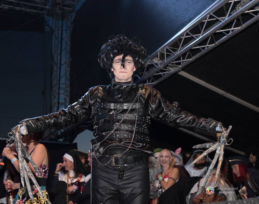 Hrady CZ na Švihově: V pátek fanoušky rozohnili Rybičky 48, Visací zámek nebo Smrtislav