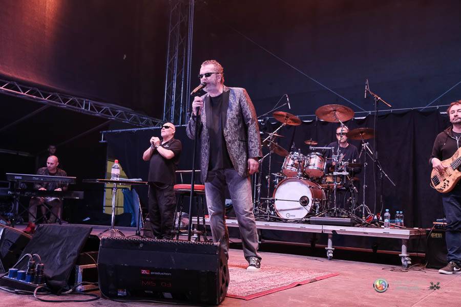 Hrady CZ na Švihově: V pátek fanoušky rozohnili Rybičky 48, Visací zámek nebo Smrtislav