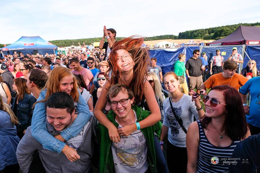 Hrady CZ na Švihově: V pátek fanoušky rozohnili Rybičky 48, Visací zámek nebo Smrtislav
