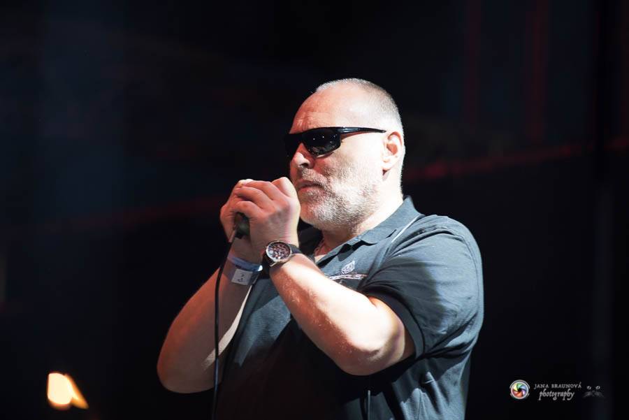 Hrady CZ na Švihově: V pátek fanoušky rozohnili Rybičky 48, Visací zámek nebo Smrtislav