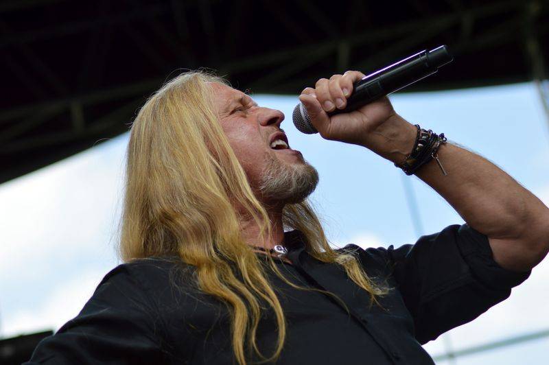 Benátská! hostila Team, Debbi, Alkehol nebo Kamila Střihavku, v sobotu vystoupí Status Quo