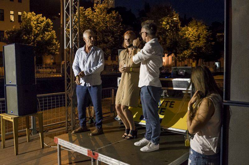 iREPORT oslavil na Cargo Gallery 26. narozeniny, přáli Tomáš Hanák i Iva Pazderková, hráli Mydy Rabycad