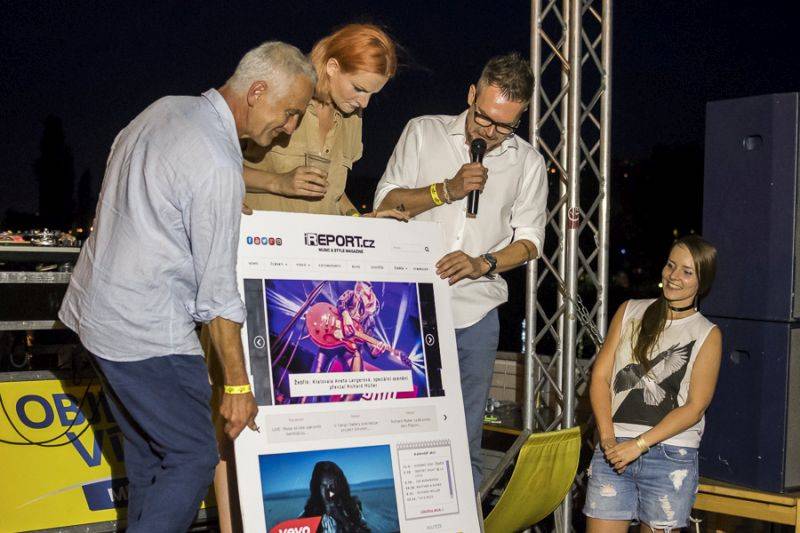 iREPORT oslavil na Cargo Gallery 26. narozeniny, přáli Tomáš Hanák i Iva Pazderková, hráli Mydy Rabycad