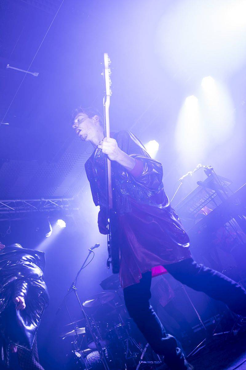 iREPORT oslavil na Cargo Gallery 26. narozeniny, přáli Tomáš Hanák i Iva Pazderková, hráli Mydy Rabycad