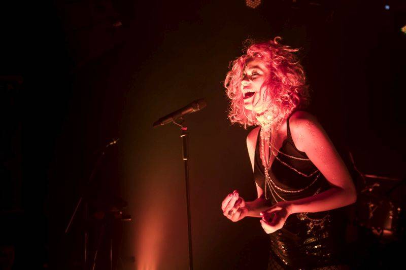 iREPORT oslavil na Cargo Gallery 26. narozeniny, přáli Tomáš Hanák i Iva Pazderková, hráli Mydy Rabycad