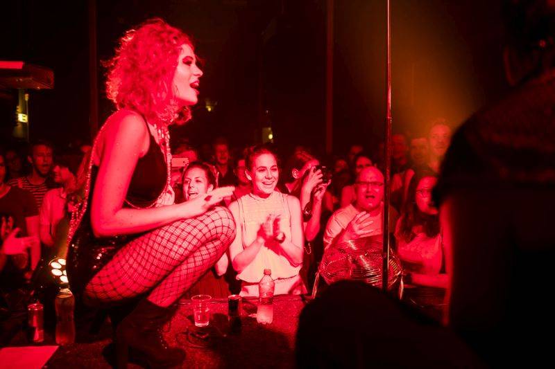 iREPORT oslavil na Cargo Gallery 26. narozeniny, přáli Tomáš Hanák i Iva Pazderková, hráli Mydy Rabycad