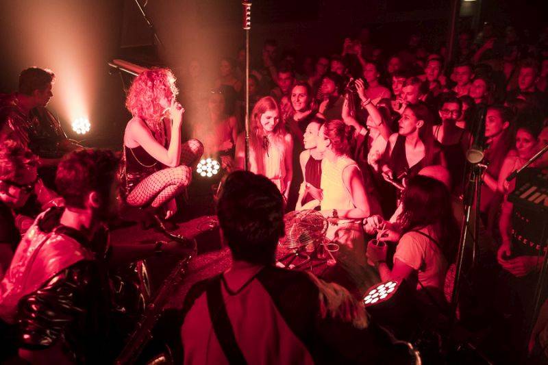 iREPORT oslavil na Cargo Gallery 26. narozeniny, přáli Tomáš Hanák i Iva Pazderková, hráli Mydy Rabycad