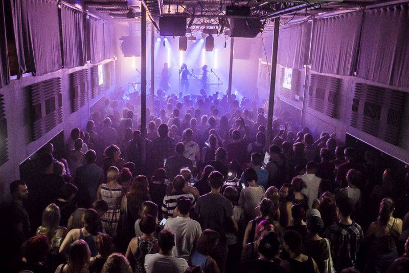 iREPORT oslavil na Cargo Gallery 26. narozeniny, přáli Tomáš Hanák i Iva Pazderková, hráli Mydy Rabycad