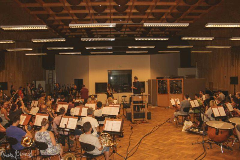 Accept nacvičovali v Praze s Českým národním symfonickým orchestrem, podívejte se na exkluzivní fotoreport