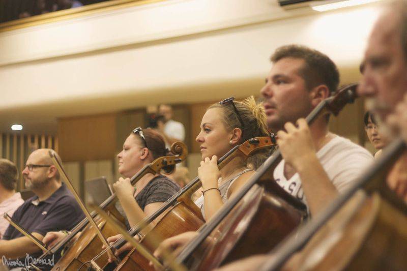 Accept nacvičovali v Praze s Českým národním symfonickým orchestrem, podívejte se na exkluzivní fotoreport