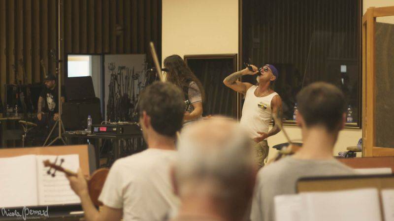 Accept nacvičovali v Praze s Českým národním symfonickým orchestrem, podívejte se na exkluzivní fotoreport