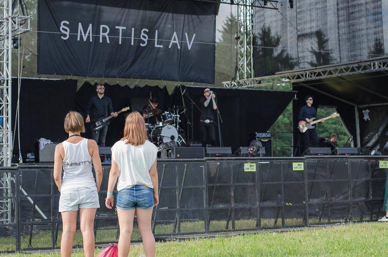 Hrady CZ: Zimní královna Lucie Bílá si s Arakainem podmanila Rožmberk, hráli i Visací zámek nebo Rybičky 48