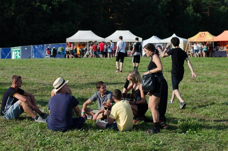 Hrady CZ: Zimní královna Lucie Bílá si s Arakainem podmanila Rožmberk, hráli i Visací zámek nebo Rybičky 48