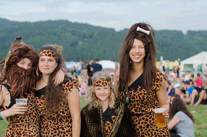 Hrady CZ: Zimní královna Lucie Bílá si s Arakainem podmanila Rožmberk, hráli i Visací zámek nebo Rybičky 48